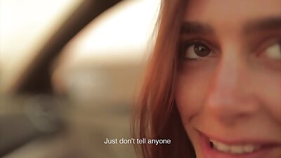 Dziewczyna z naturalnymi cyckami Evie Delatosso namiętnie filmy ostre porno za darmo rucha starszego faceta