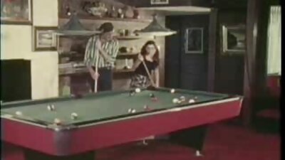 Egzotyczna filmy erotyczne ostre za darmo brunetka ma cipkę eksplorowaną przez barmana w pubie